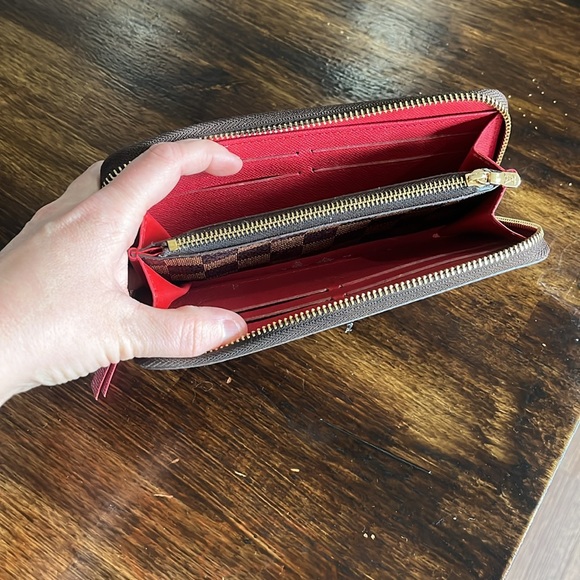 Louis Vuitton CLÉMENCE WALLET - Picture 10 of 12